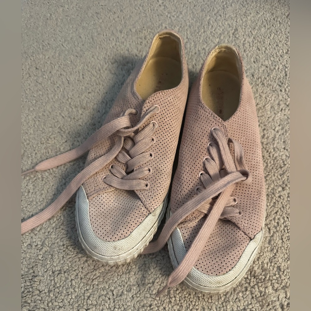 Tretorn women’s shoes. Size 8.